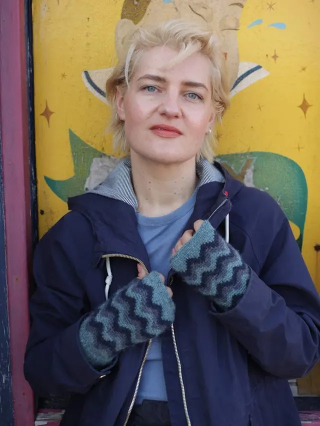 John Arbon Annual Brixham Mitts Häkelkit Cool Blues