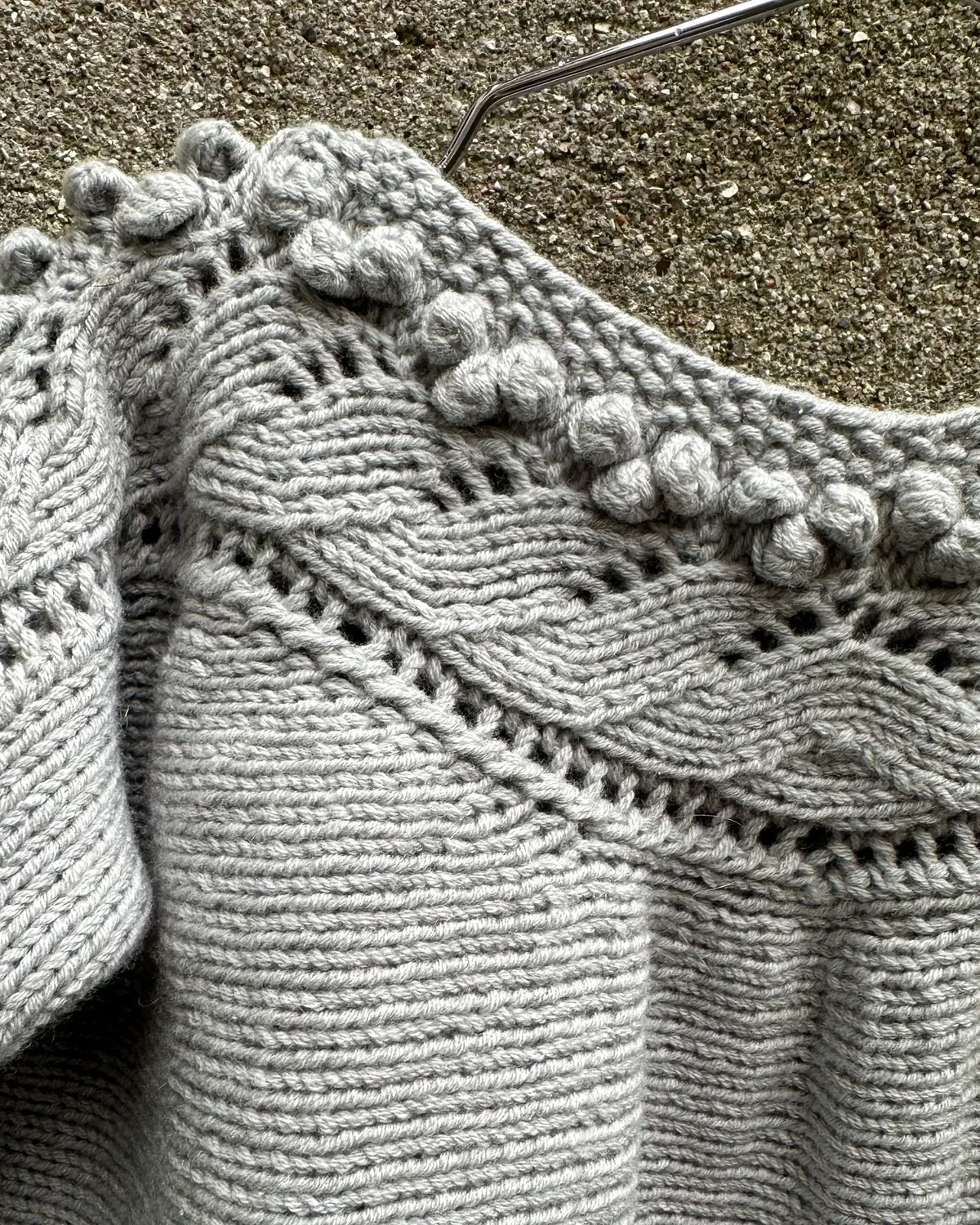Knitting for Olive Blueberry Blouse Strickanleitung Kinderbluse Lochmuster