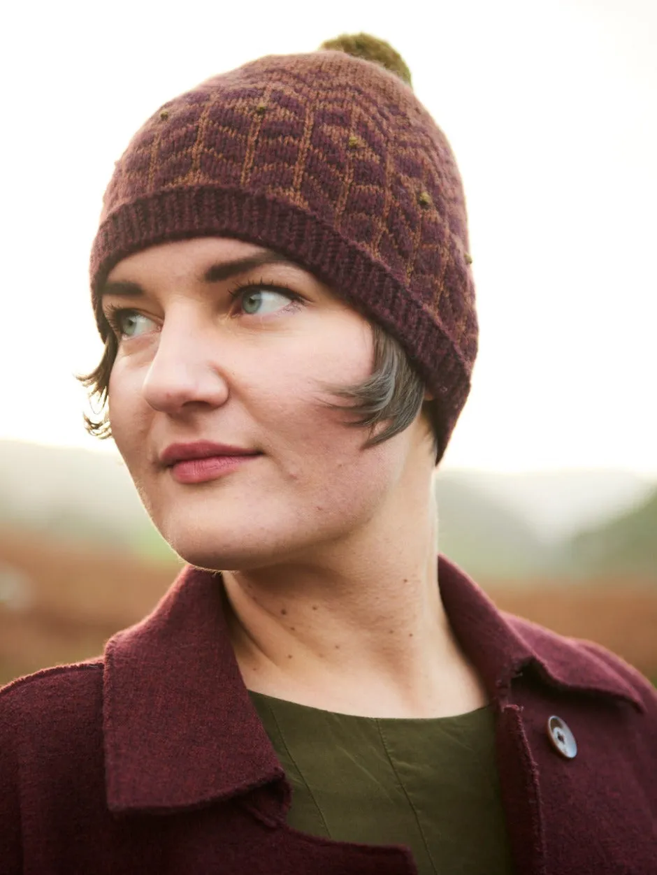 John Arbon Boyd Hat Strickset DK mit Bommel