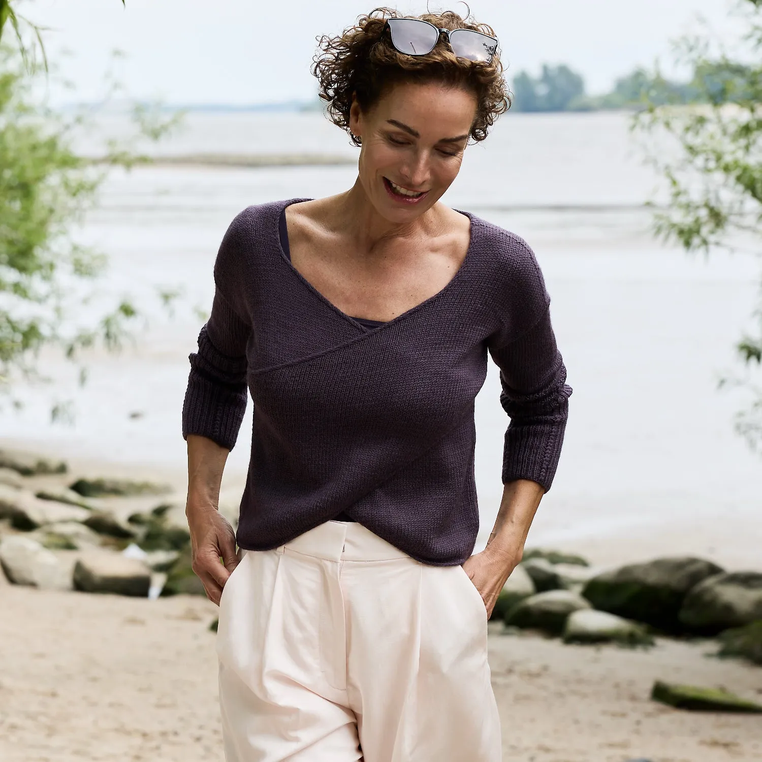 Rosy Green Wool Twilight Trail Pullover Anleitung PDF Wickel