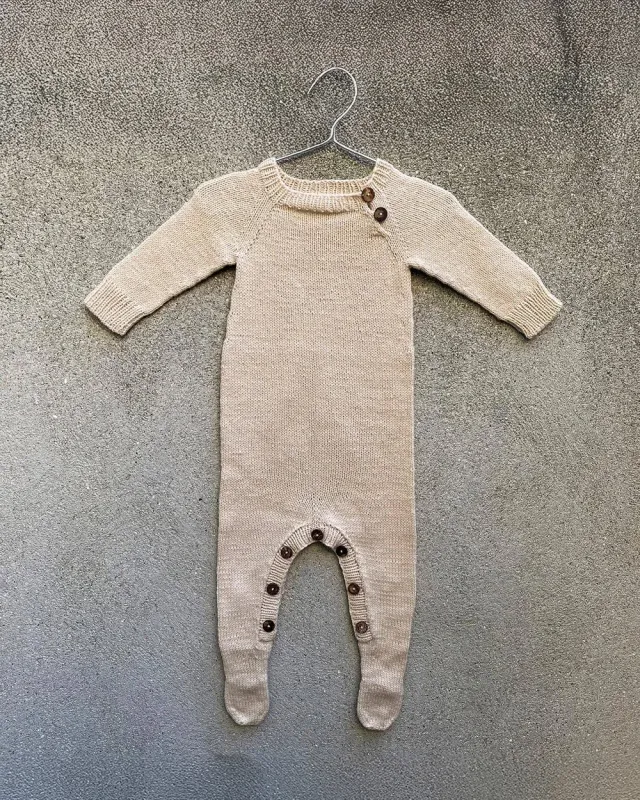 Knitting for Olive Olive's Onesie Strickanleitung Babyoverall