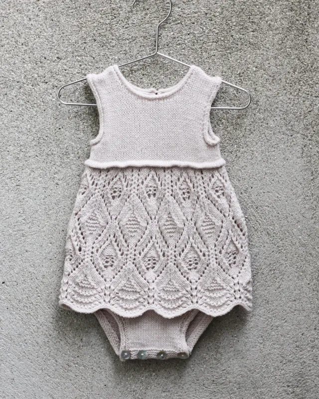 Knitting for Olive Lace Romper Dress Strickanleitung Baby Deutsch