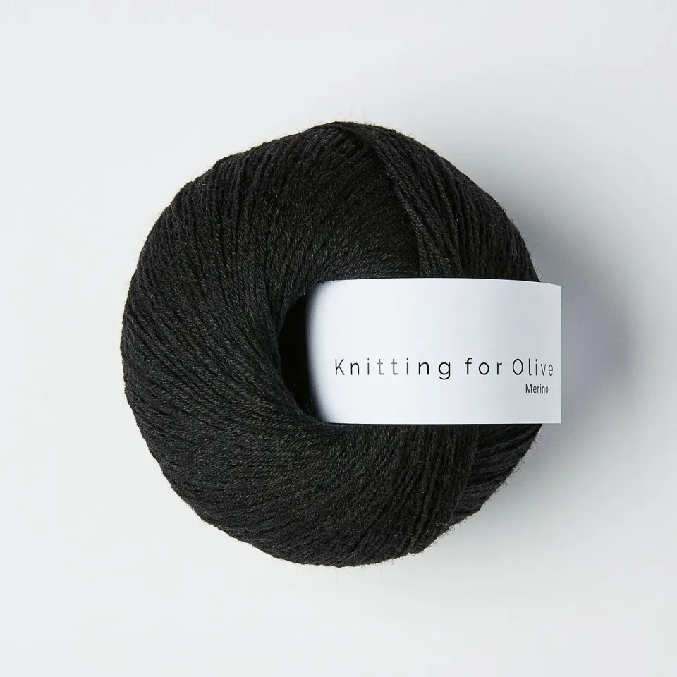 Knitting for Olive Merino Wolle Licorice Schwarz kühles Winter-Schwarz
