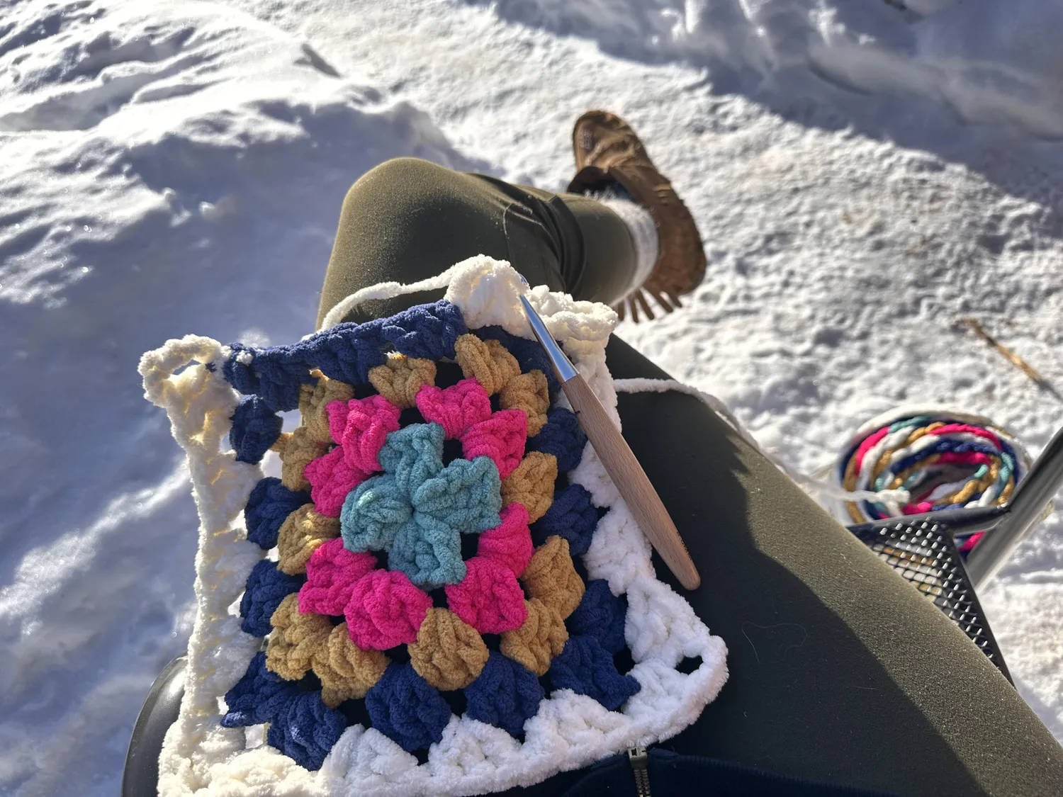 Bernat All In One Blanket Granny Chenillegarn Farbwechsel