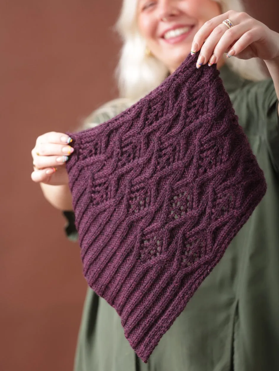 John Arbon Song of Avalon Loop-Strickset Kiss Zopfmuster warm