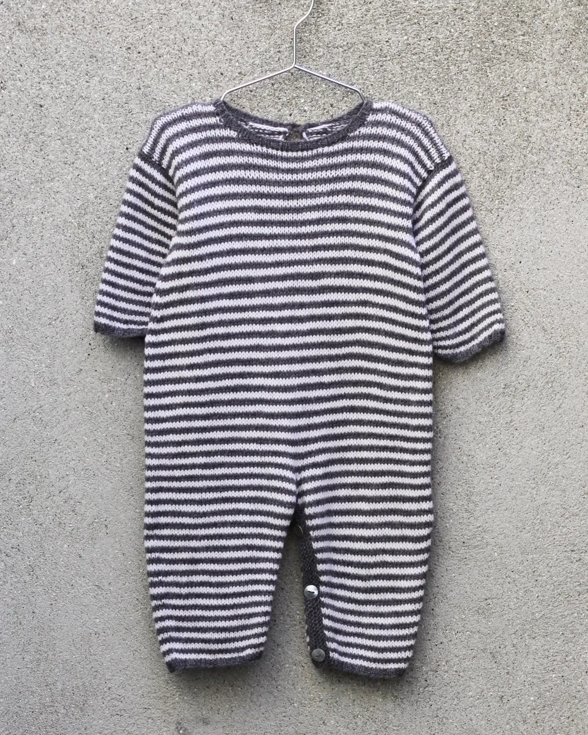 Knitting for Olive Olive's Jumpsuit Strickanleitung Deutsch Baby