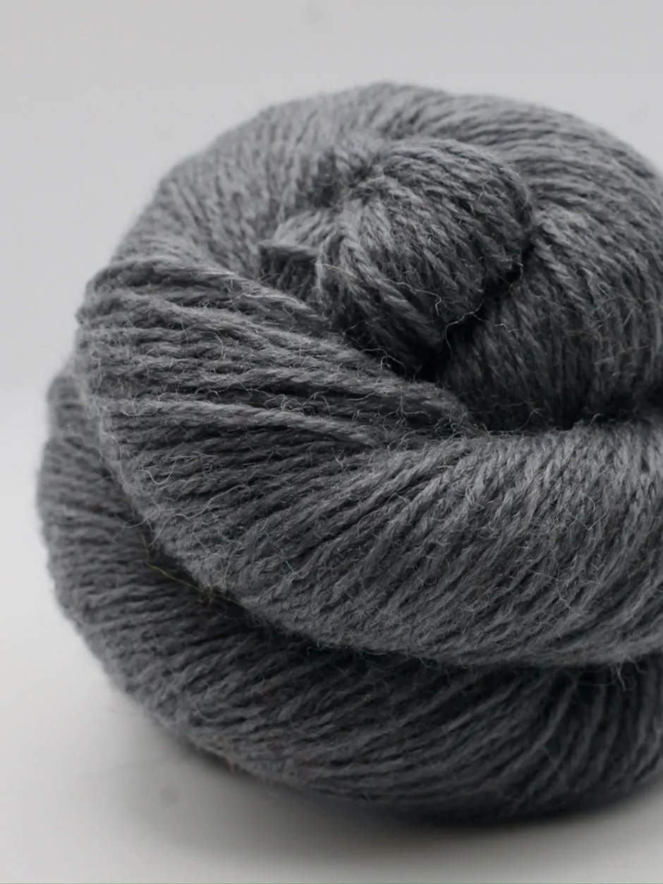 John Arbon Snappily Socks Strickkit Bulderin Clouds