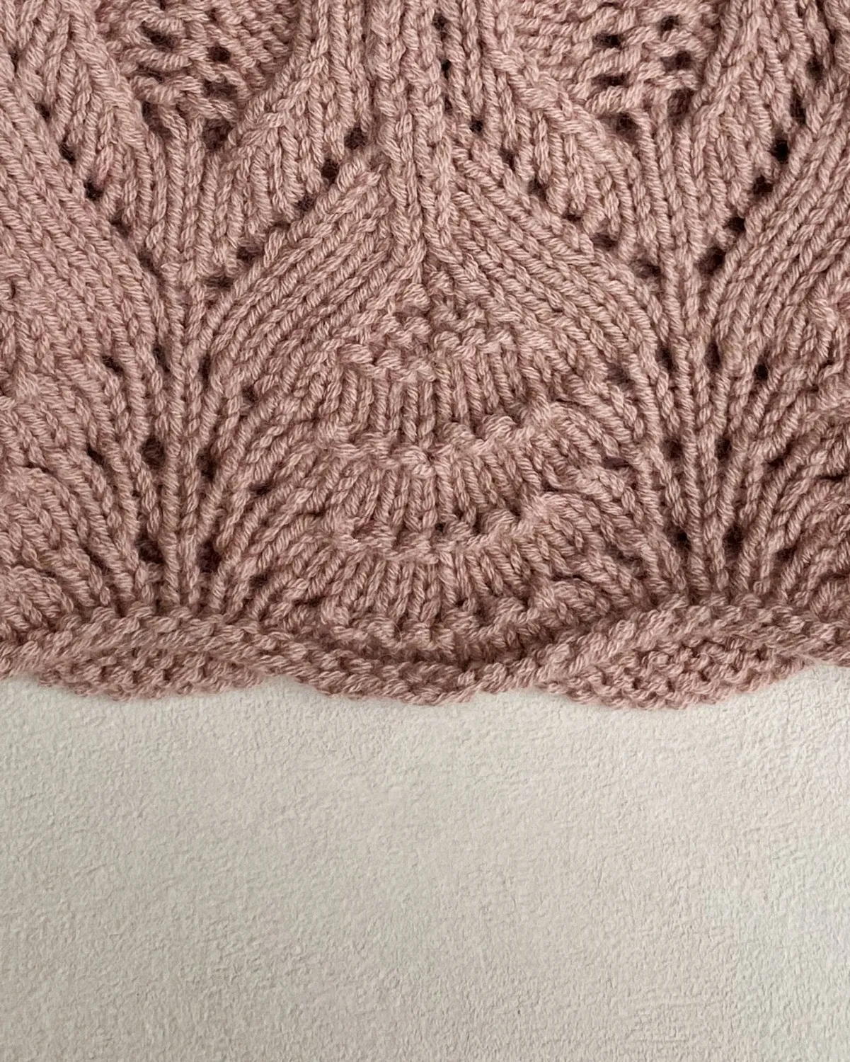 Knitting for Olive Lace Beanie Anleitung Deutsch Mütze Lace