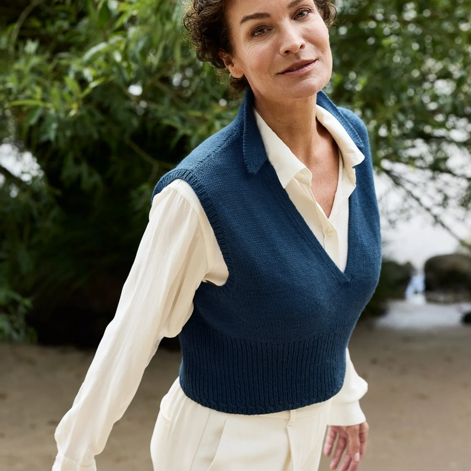 Rosy Green Wool Waymark Vest Strickanleitung Top Download V-Ausschnitt