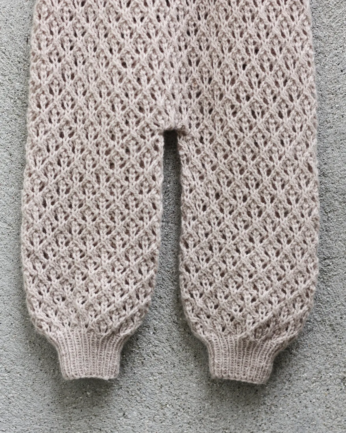 Knitting for Olive Uma Suit Strickanleitung Strampler Lochmuster