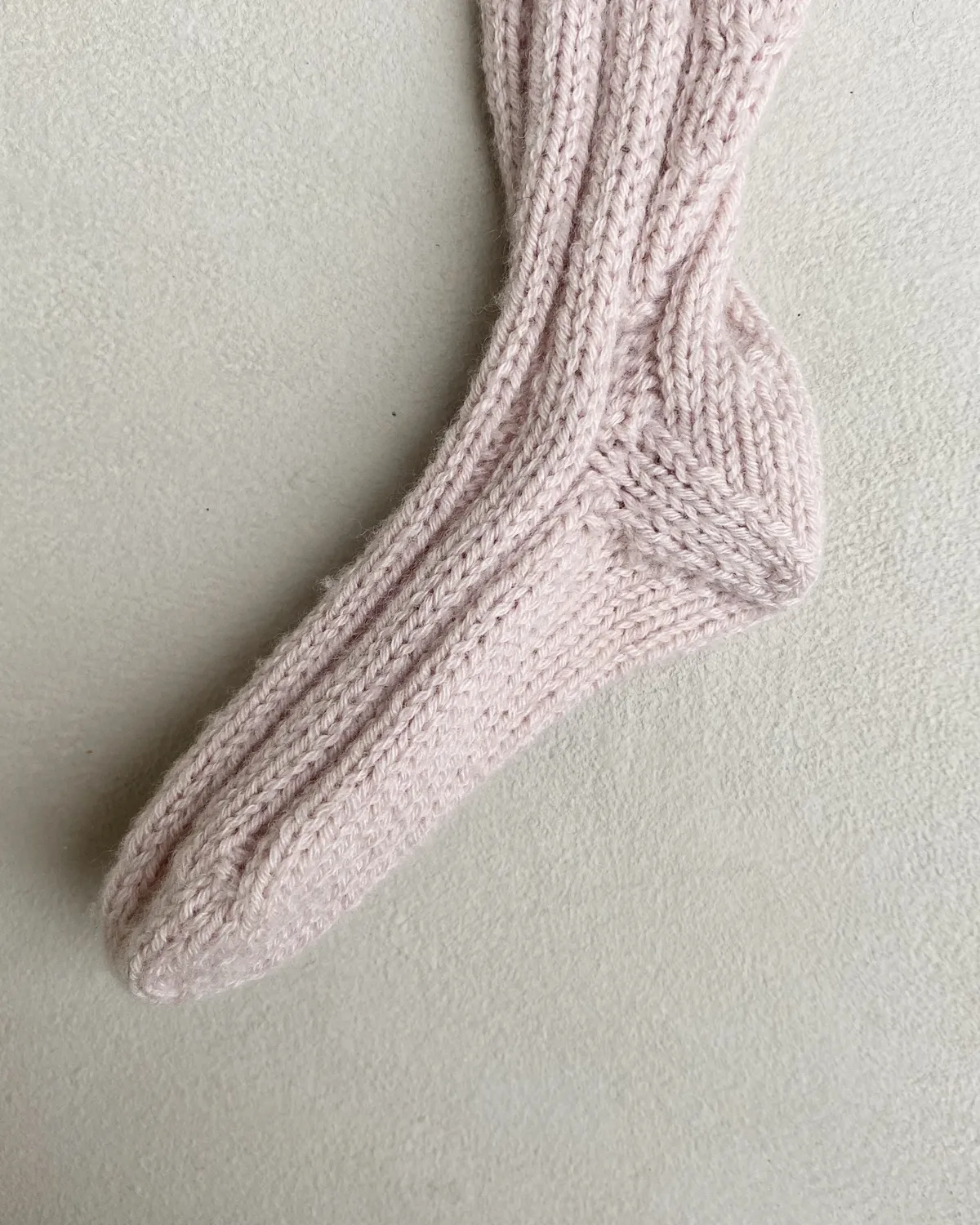 Knitting for Olive Olive's Ribbed Tights Strickanleitung Deutsch Rippen