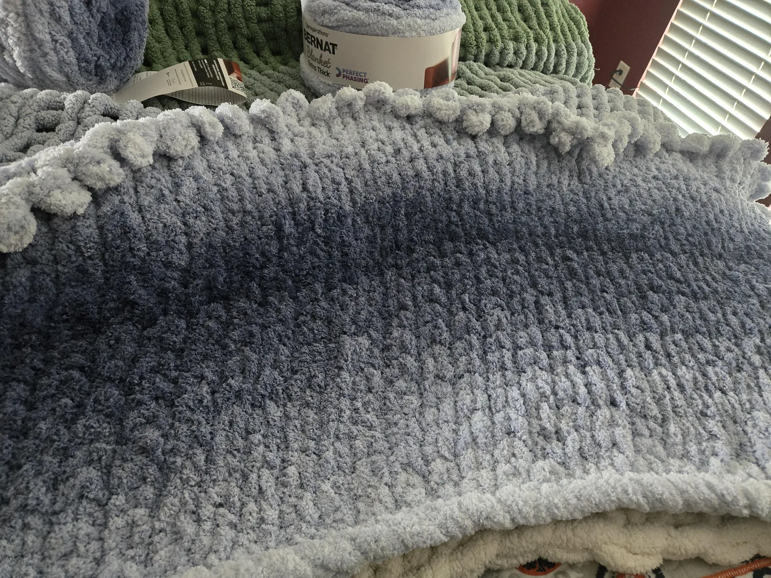 Bernat Blanket Extra Thick Garn 600g Farbverlauf