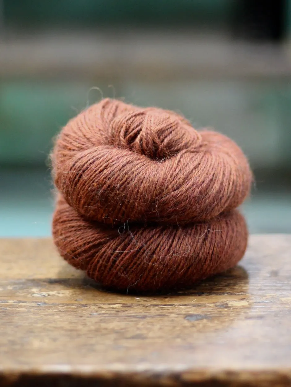 John Arbon Boundaries Hat Strickkit Galleta Guitar Zopfmuster