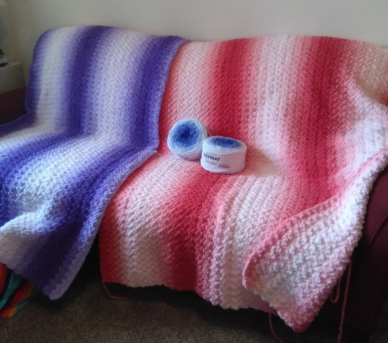 Bernat Blanket Perfect Phasing Chenillegarn 300g Verlauf