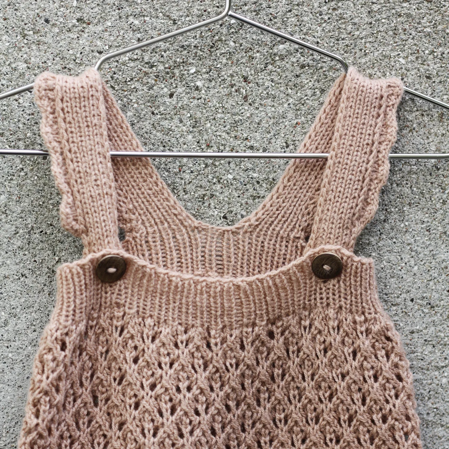 Knitting for Olive Uma SummerSuit Strickanleitung Deutsch Lochmuster