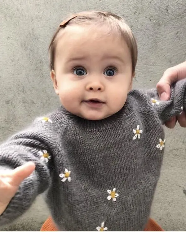 Knitting for Olive Daisy Sweater Kids Anleitung Deutsch Blumen