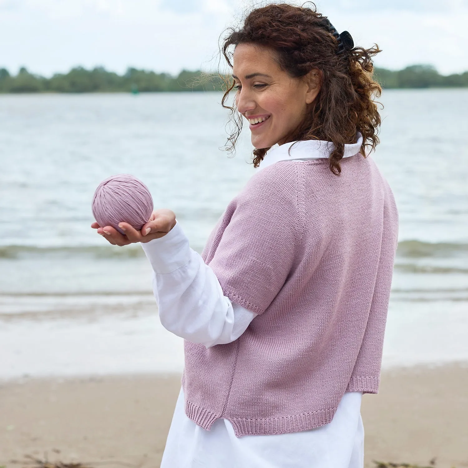 Rosy Green Wool Mengeti Shirt Strickanleitung Deutsch