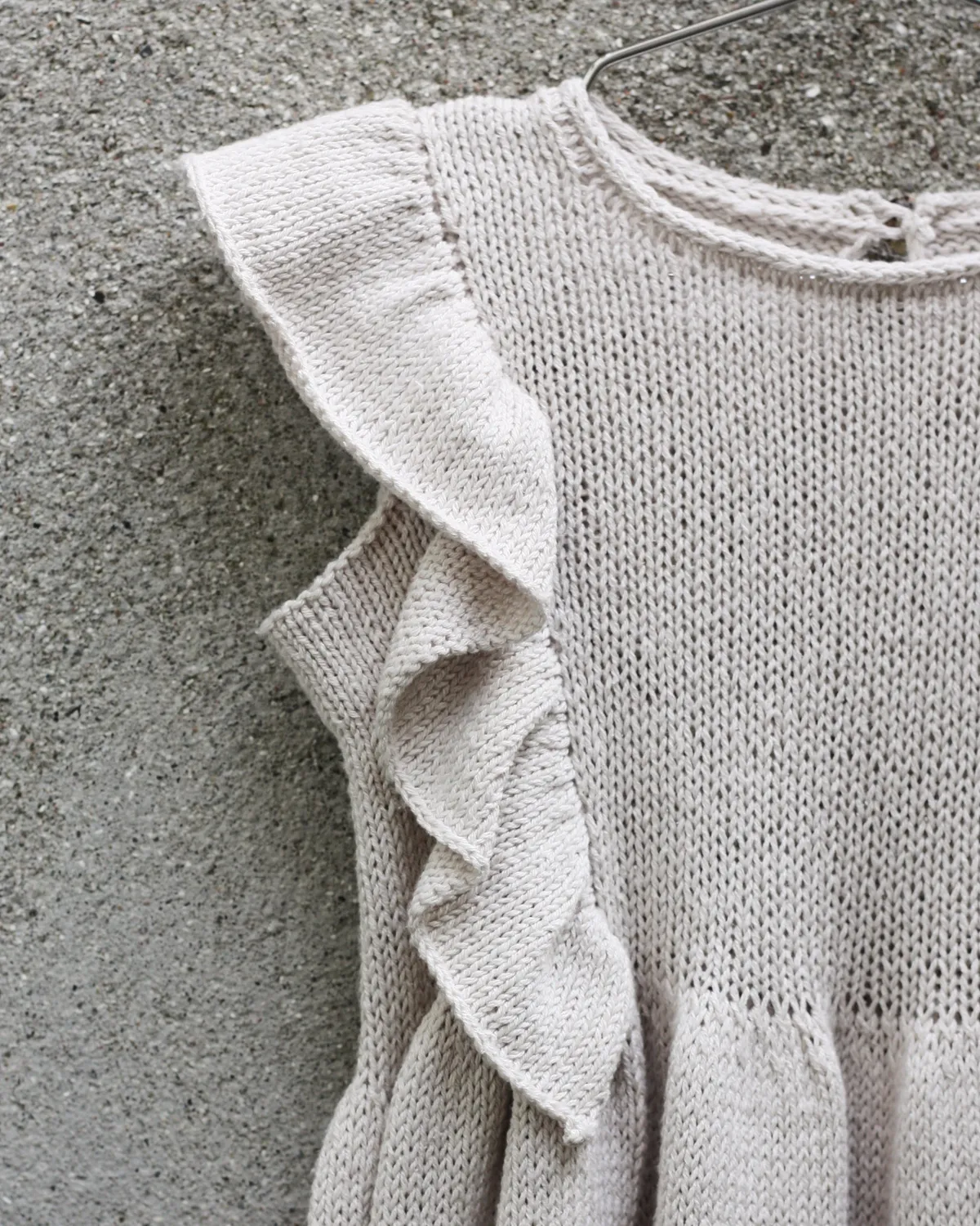 Knitting for Olive Bohemian Ruffle Top Anleitung Englisch Rüschen