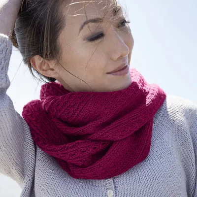Rosy Green Wool Toco Strickanleitung Loop Zopfmuster