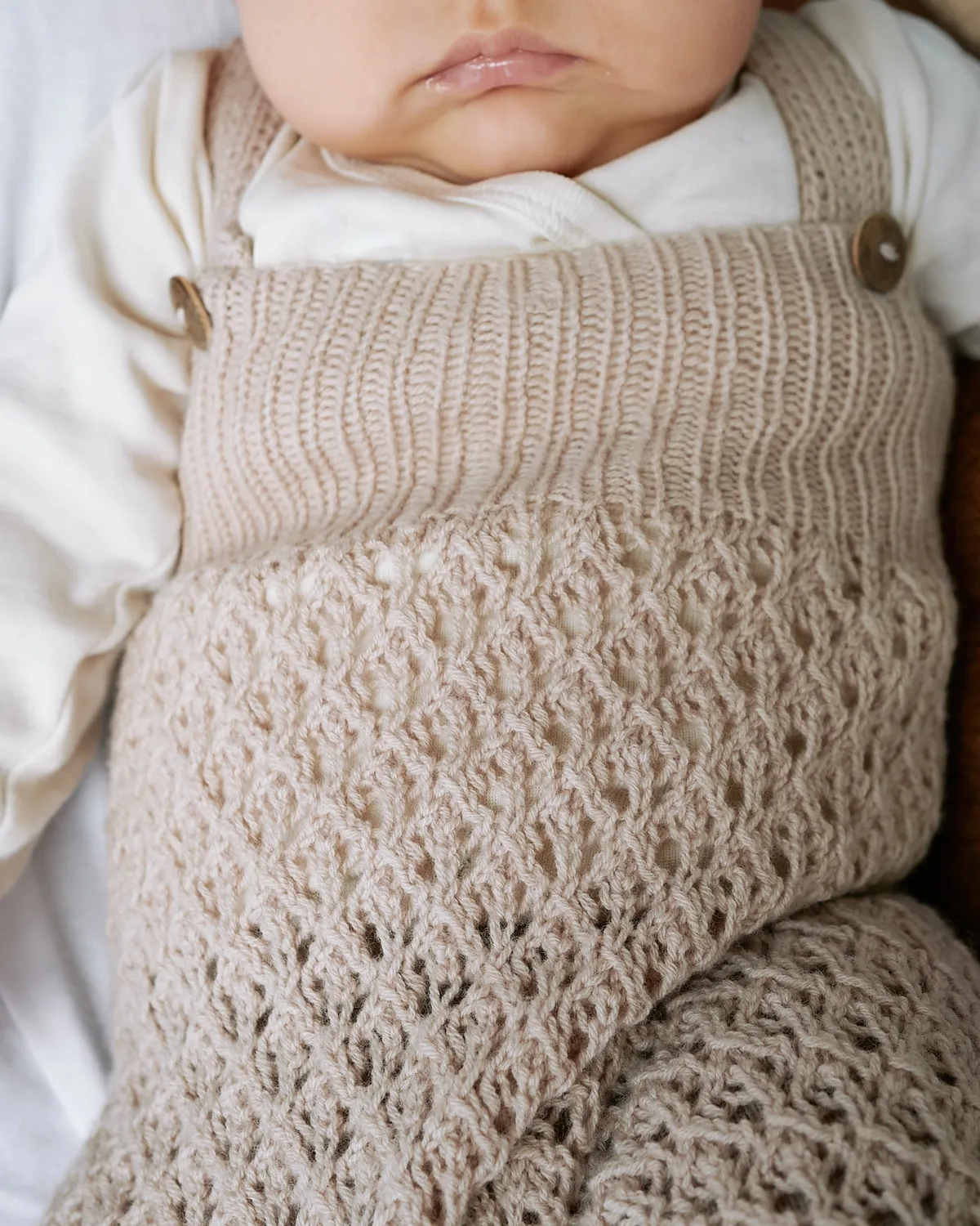 Knitting for Olive Uma Suit Strickanleitung Strampler Lochmuster