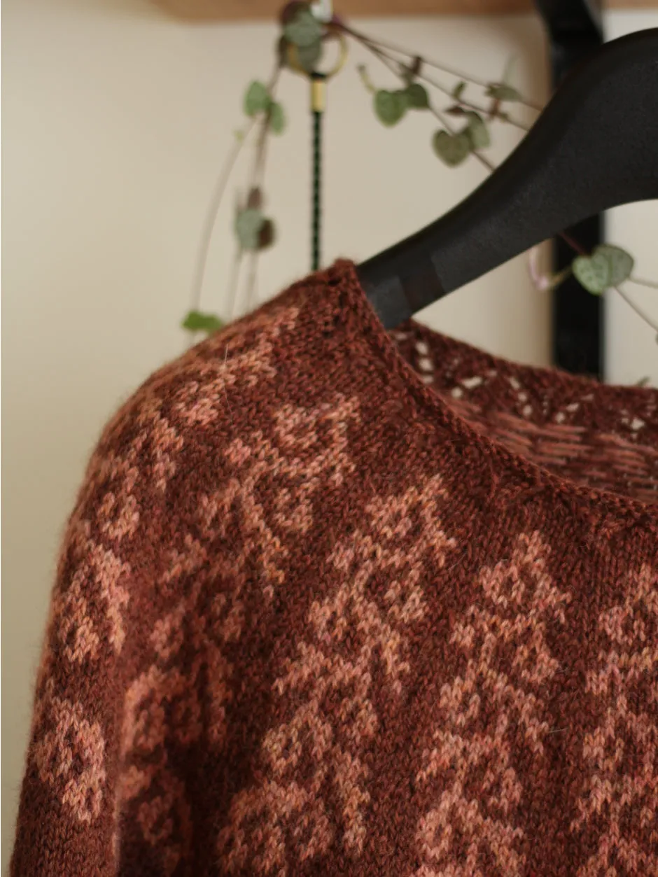 John Arbon Yarnadelic Silin Pullover Strickkit Galleta Gr 1-2