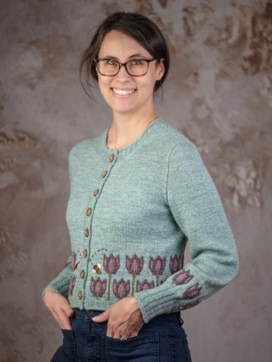John Arbon Fosteriana Cardigan Strickkit Kurz Gr. 1-4