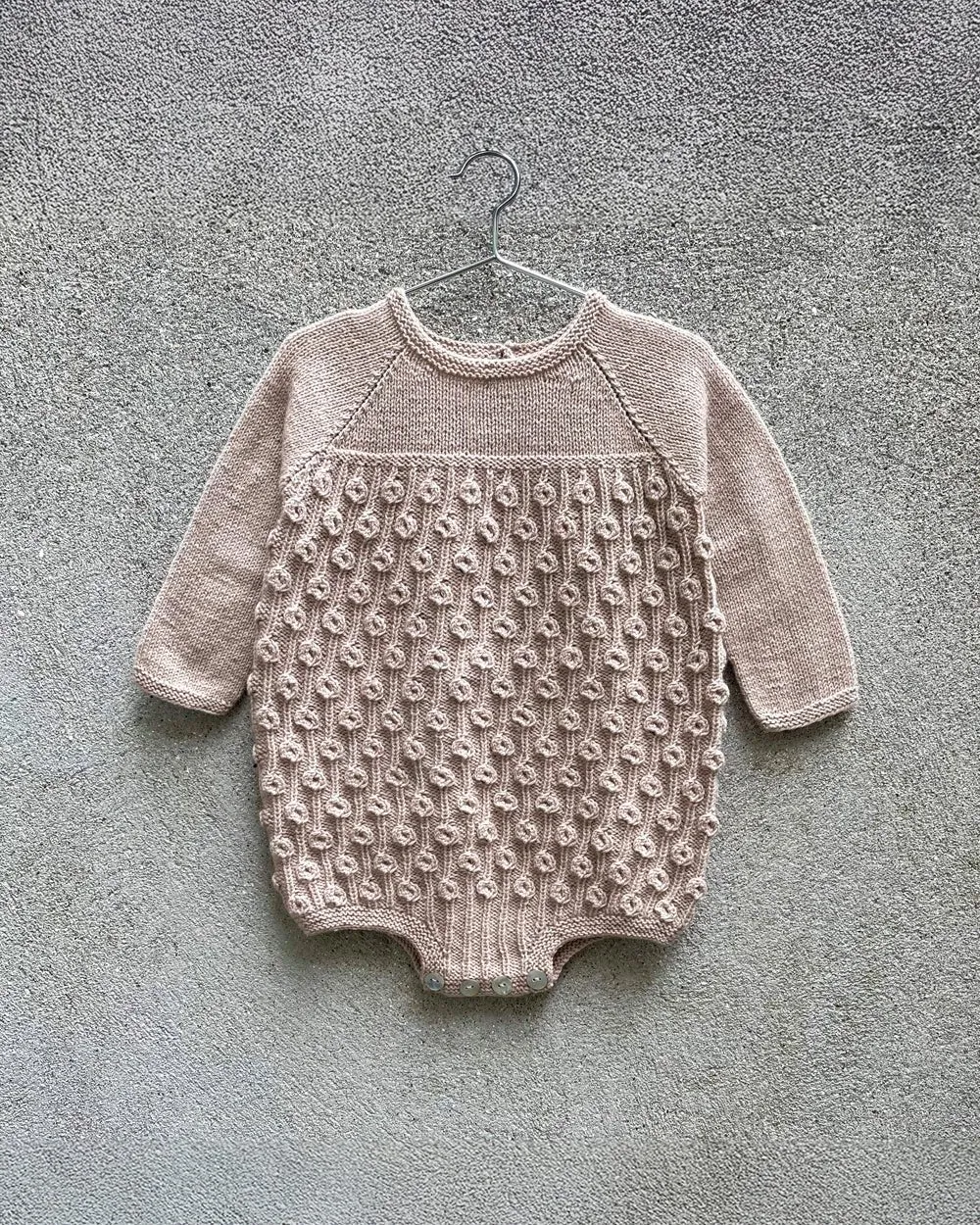 Knitting for Olive Bean Sprout Romper Anleitung Deutsch Strampler