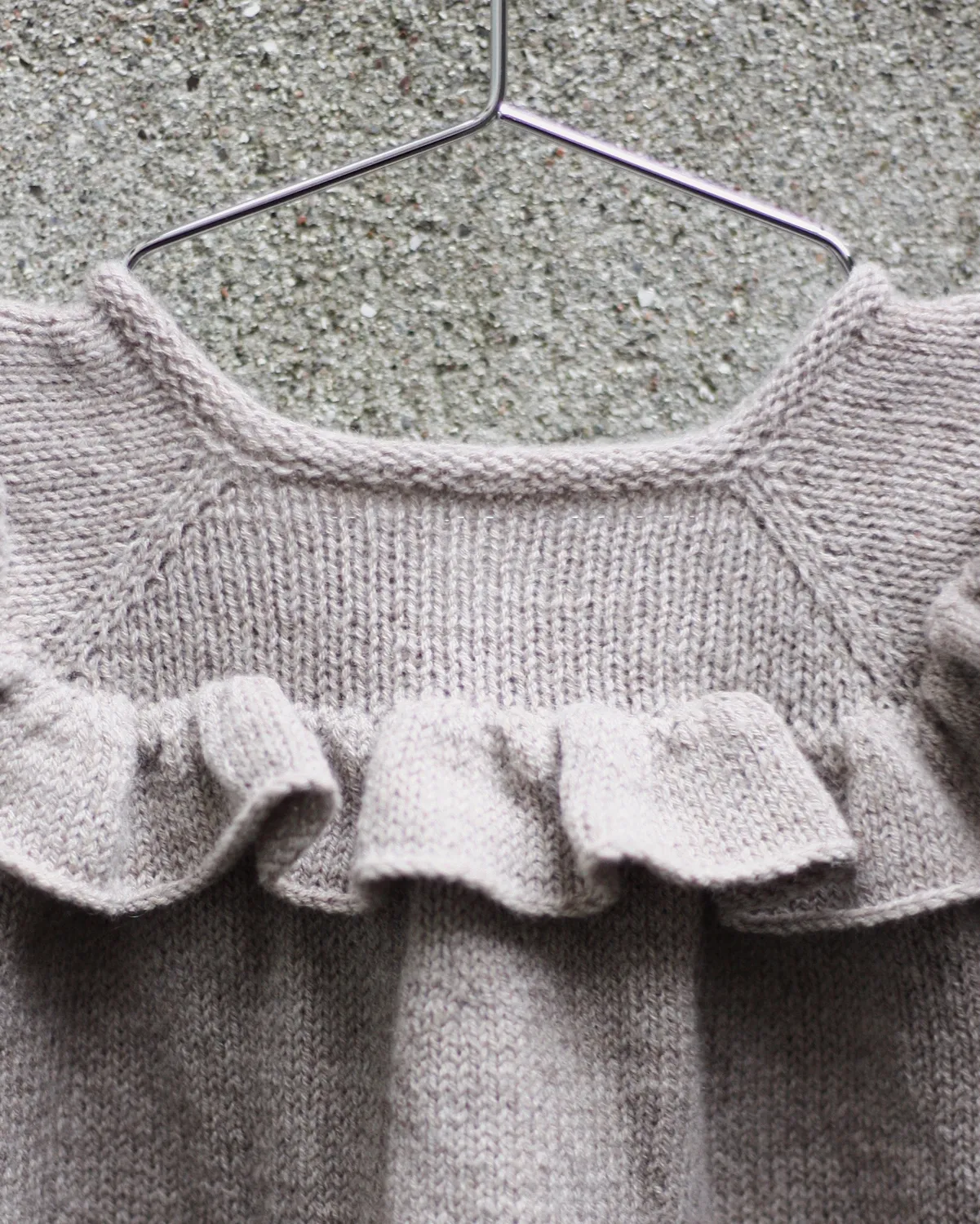 Knitting for Olive Ruffle Dress Strickanleitung Deutsch Top-down