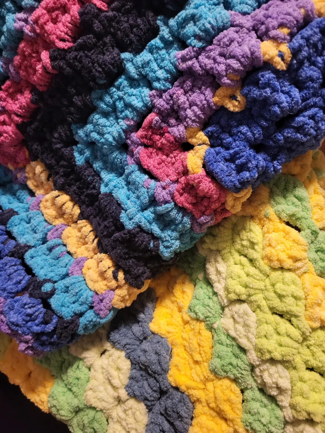Bernat Blanket Patchwork Garn 300g Chenille Decken