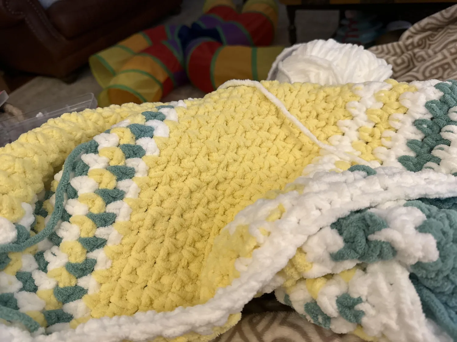Bernat Blanket 2026 Chenillegarn 1000g Coral Reef plüschig