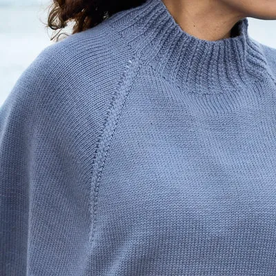 Rosy Green Wool Ingatan Strickanleitung Poncho Zopf