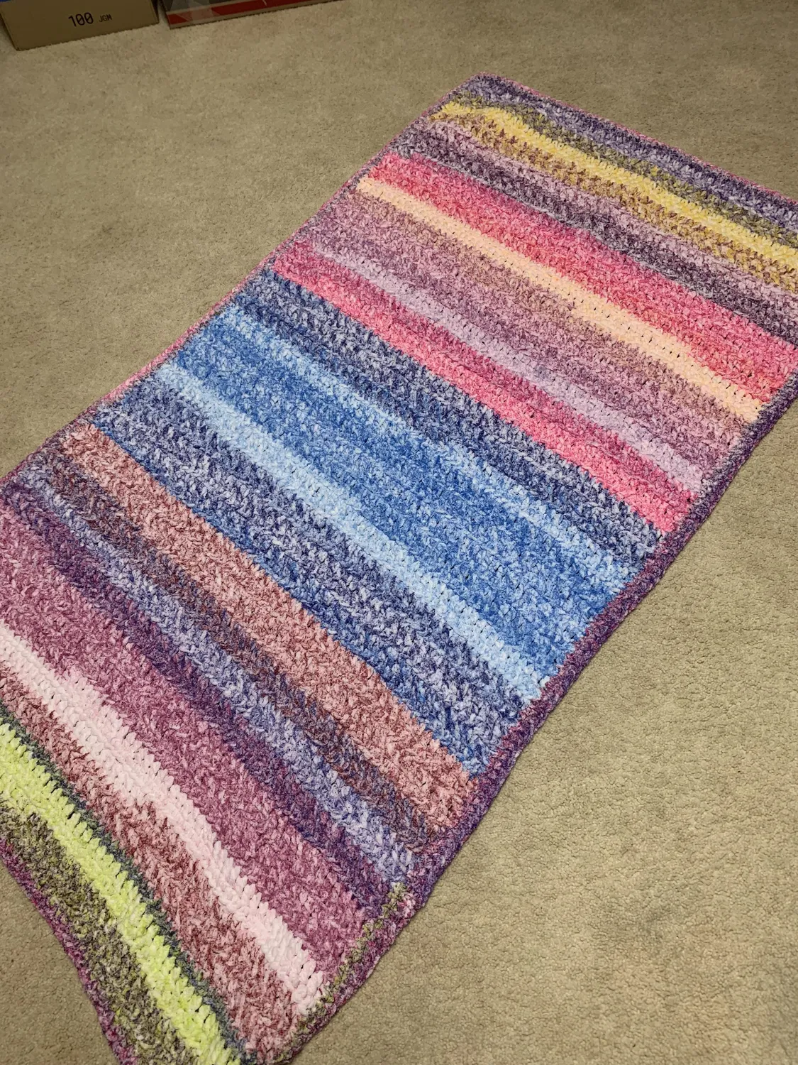 Bernat Blanket Ethereal Stripes Chenillegarn 300g gesprenkelt