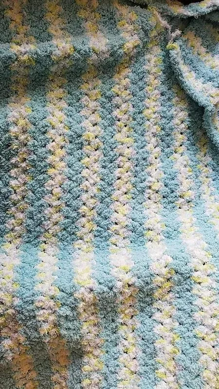 Bernat Pipsqueak Garn Flauschgarn Babydecke Chenille