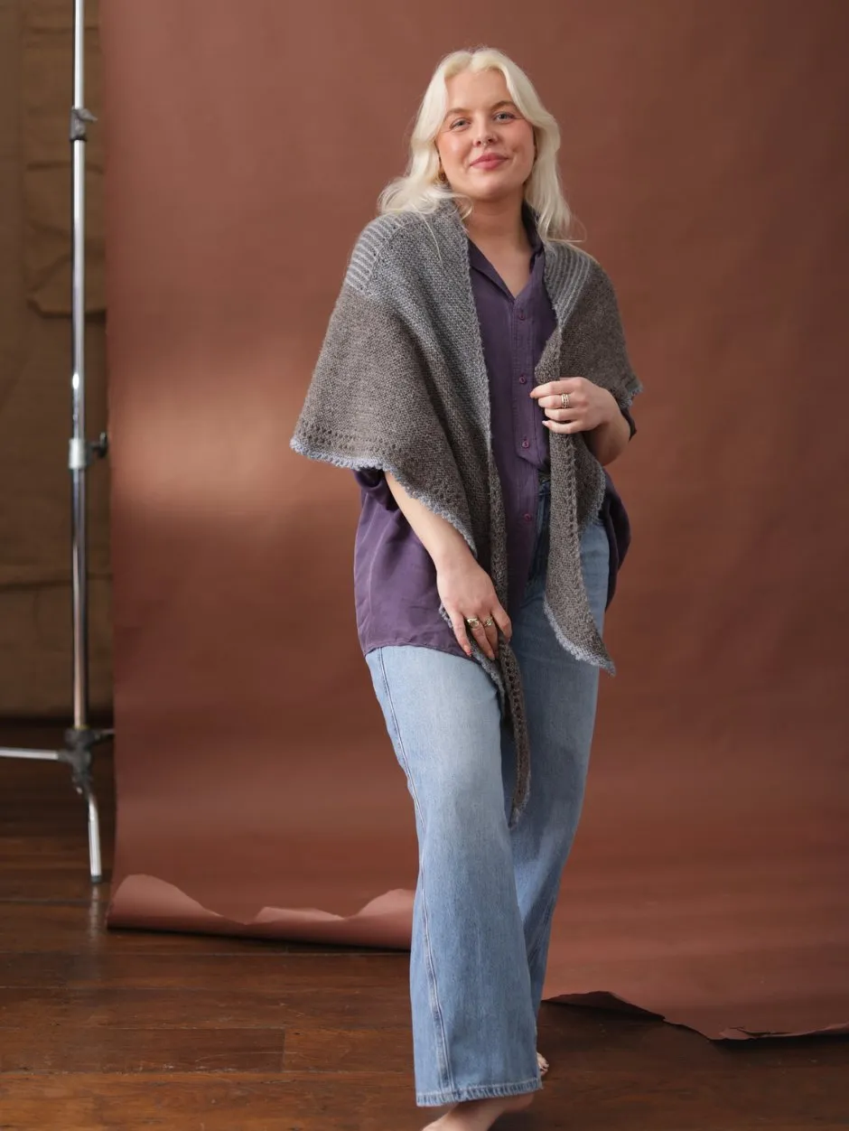 John Arbon Pothos Shawl Anleitung Zoe Snow Ash Tuch