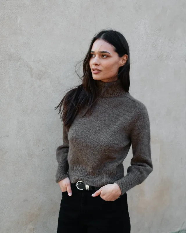 Knitting for Olive Karl Johan Sweater Anleitung Deutsch Rollkragen