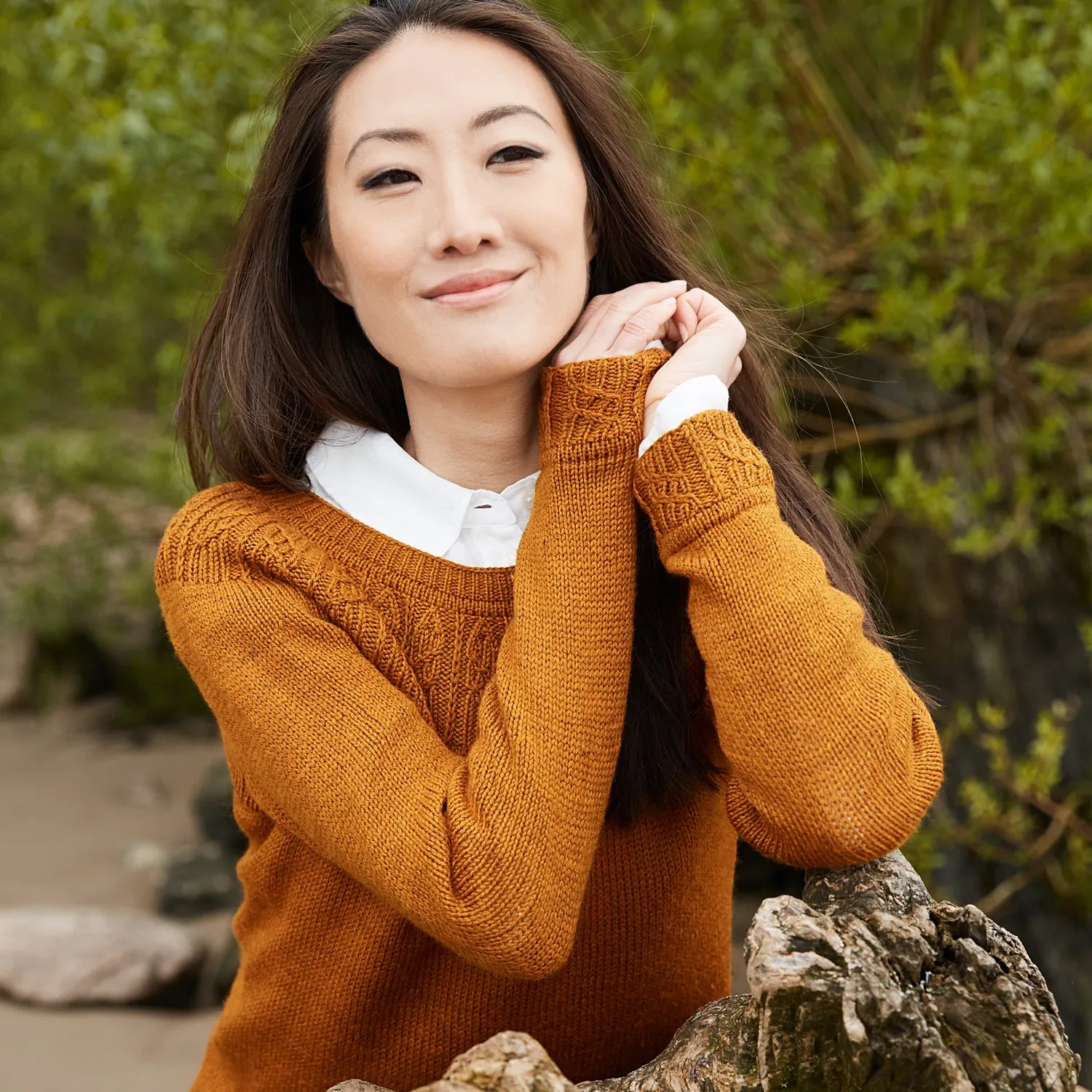 Rosy Green Wool Tuntu Strickanleitung Pullover Zopfmuster