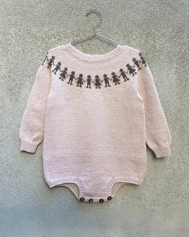 Knitting for Olive Unicef Romper Strickanleitung Baby 4 Größen